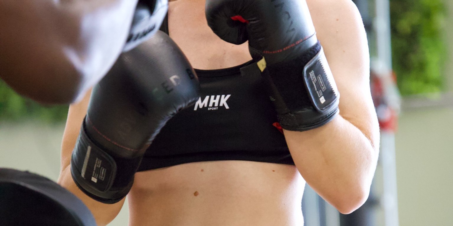 MHK Sport Brassière — brassière de sport noire, boxe et maintien