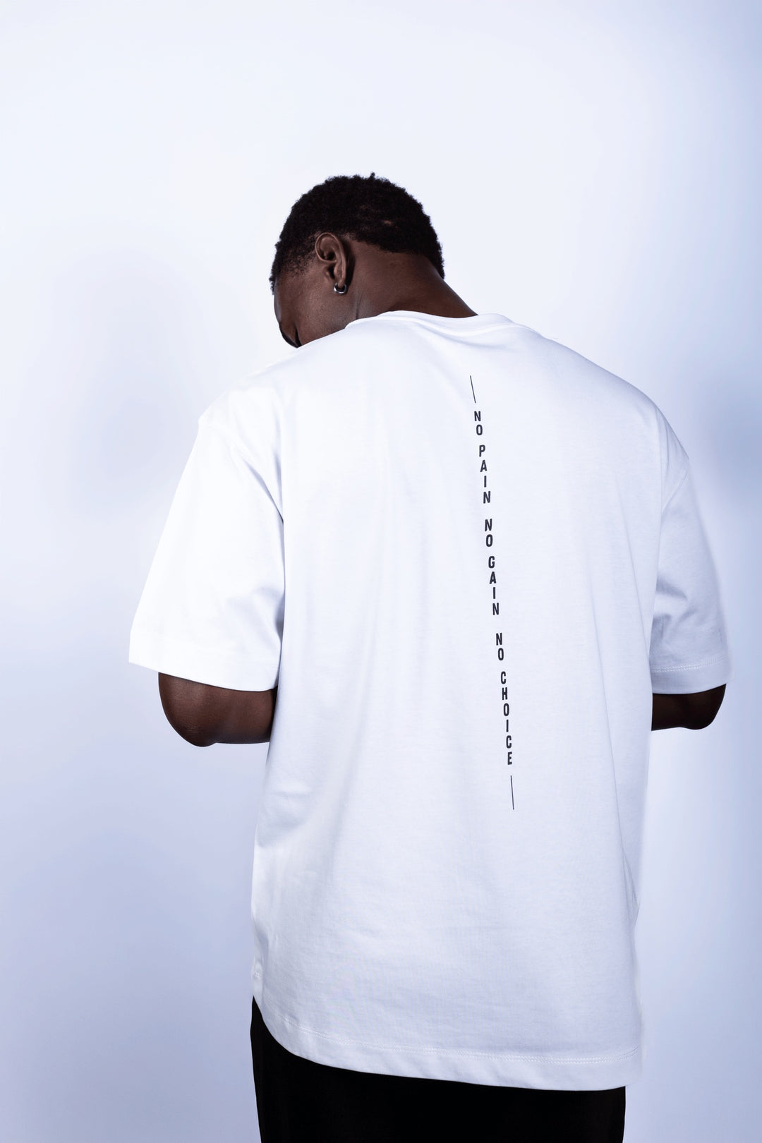 T-shirt oversize MHK Sport — blanc, homme, studio, dos slogan No Pain No Gain