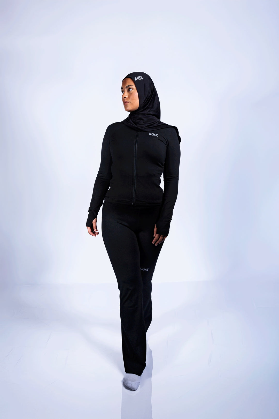 Legging patte d'éléphant MHK Sport — noir, femme, studio, plein pied