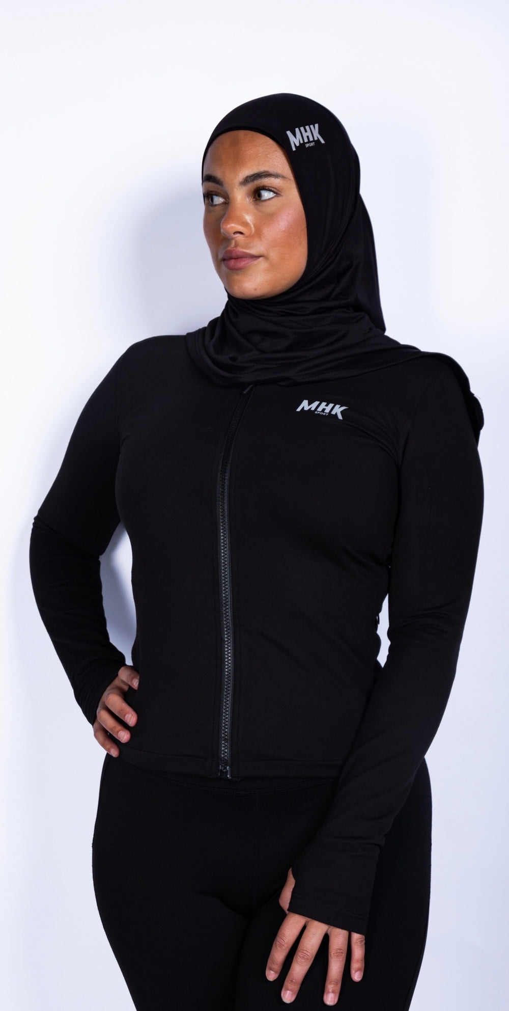 Hijab de sport MHK Sport — noir, femme, porté